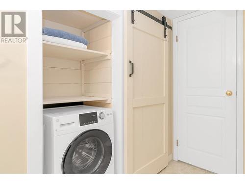 109 Parkside Drive, Port Moody, BC - Indoor Photo Showing Laundry Room