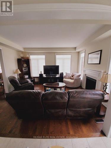 114 Walter English Drive, East Gwillimbury, ON - Indoor Photo Showing Living Room With Fireplace