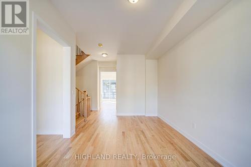 3046 Perkins Way, Oakville, ON - Indoor Photo Showing Other Room