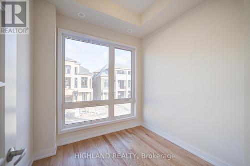 3046 Perkins Way, Oakville, ON - Indoor Photo Showing Other Room