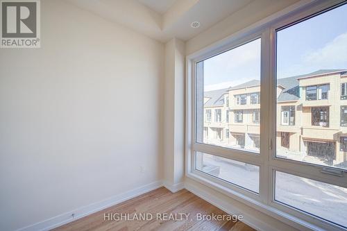 3046 Perkins Way, Oakville, ON - Indoor Photo Showing Other Room