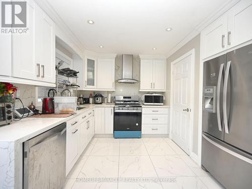 971 Kennedy Circle, Milton, ON - Indoor Photo Showing Kitchen