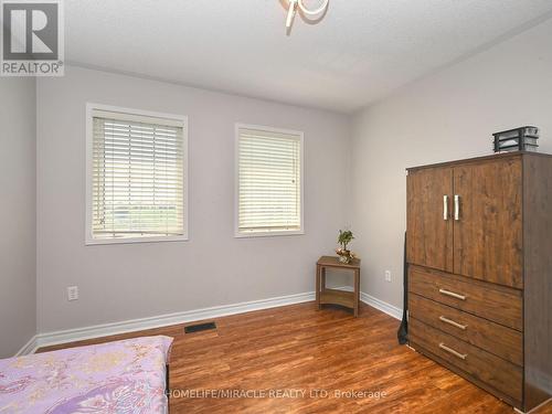 971 Kennedy Circle, Milton, ON - Indoor Photo Showing Bedroom