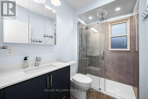 678 Brighton Avenue, Hamilton, ON - Indoor Photo Showing Bathroom