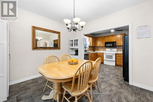 678 Brighton Avenue, Hamilton, ON - Indoor Photo Showing Dining Room