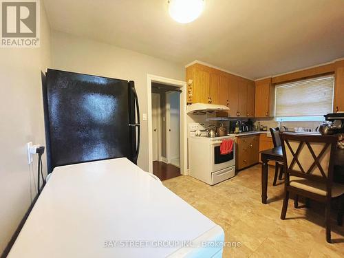 Main - 311 Wenlock Avenue, Richmond Hill, ON - Indoor Photo Showing Kitchen