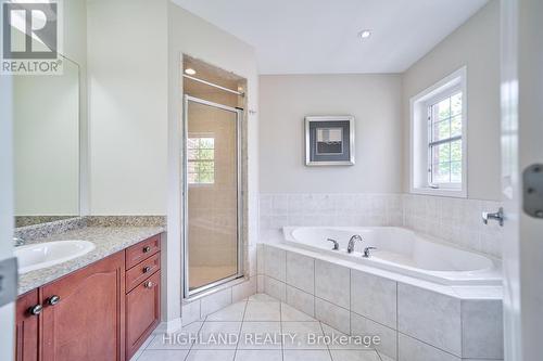 27 Poetry Drive, Vaughan, ON - Indoor Photo Showing Bathroom