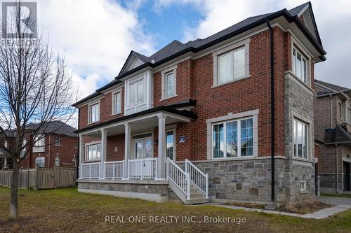 1136 Cenotaph Boulevard, Newmarket, ON - Outdoor