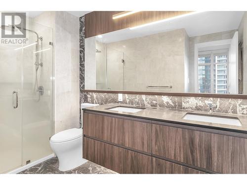 1708 6511 Sussex Avenue, Burnaby, BC - Indoor Photo Showing Bathroom