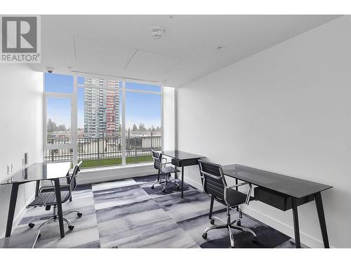 1708 6511 Sussex Avenue, Burnaby, BC - Indoor Photo Showing Office