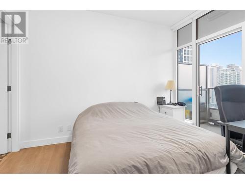 1708 6511 Sussex Avenue, Burnaby, BC - Indoor Photo Showing Bedroom