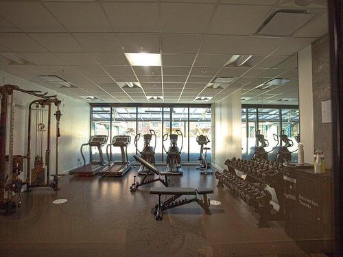 Exercise room - 618-400 Rue Richmond, Montréal (Le Sud-Ouest), QC - Indoor Photo Showing Gym Room