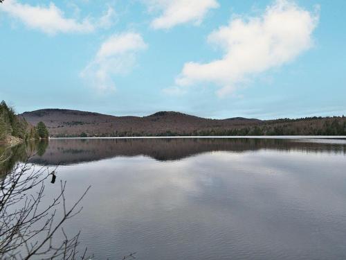 Waterfront - Ch. Victor-Beauchemin, Mont-Blanc, QC 