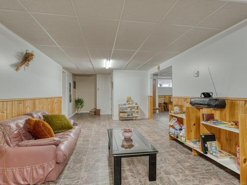 Salle familiale - 735 Rg De L'Achigan, L'Assomption, QC - Indoor