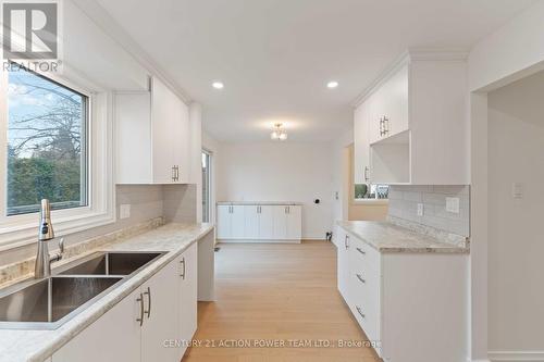 427 Grassland Terrace, Ottawa, ON - Indoor Photo Showing Kitchen With Double Sink