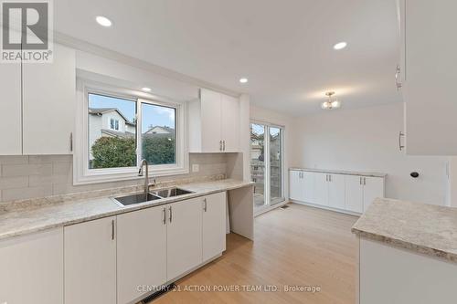 427 Grassland Terrace, Ottawa, ON - Indoor Photo Showing Kitchen With Double Sink