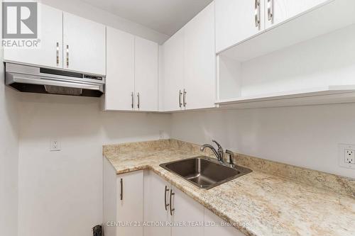 427 Grassland Terrace, Ottawa, ON - Indoor Photo Showing Kitchen