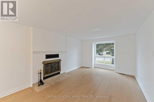 427 Grassland Terrace, Ottawa, ON - Indoor Photo Showing Living Room With Fireplace