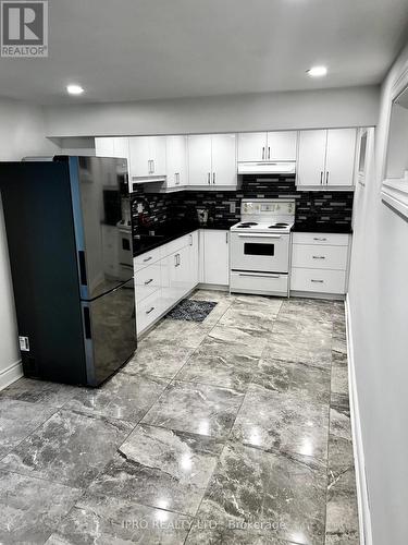 Bsmt - 41 Knotty Pine Trail, Markham, ON - Indoor Photo Showing Kitchen