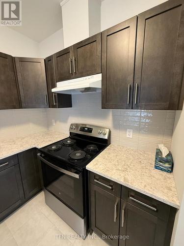 2 Whelan Court, Thorold, ON - Indoor Photo Showing Kitchen With Upgraded Kitchen