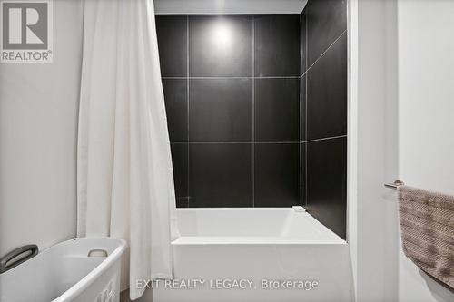 2213 - 20 Edward Street, Toronto, ON - Indoor Photo Showing Bathroom