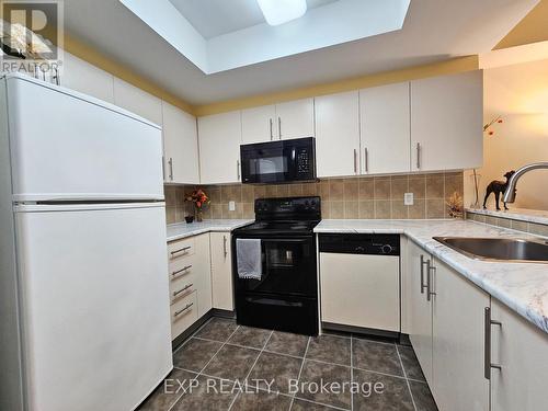 1310 - 200 Rideau Street, Ottawa, ON - Indoor Photo Showing Kitchen