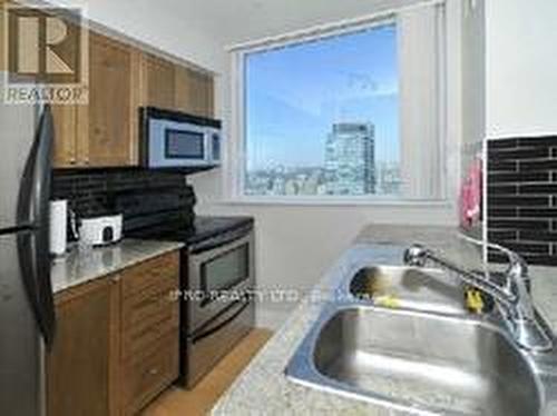 4809 - 763 Bay Street N, Toronto, ON - Indoor Photo Showing Kitchen With Double Sink