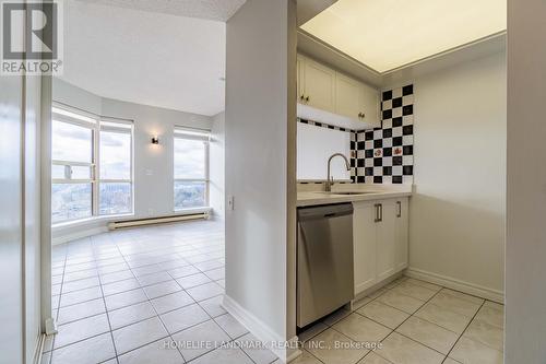 Ph17 - 2460 Eglinton Avenue E, Toronto, ON - Indoor