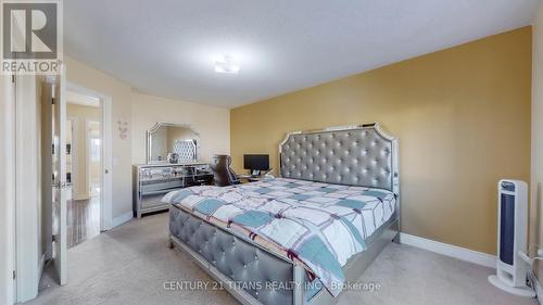 44 Dewell Crescent, Clarington, ON - Indoor Photo Showing Bedroom