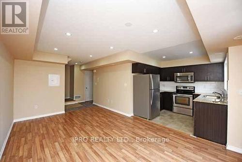 23 - 2480 Post Road, Oakville, ON - Indoor Photo Showing Kitchen