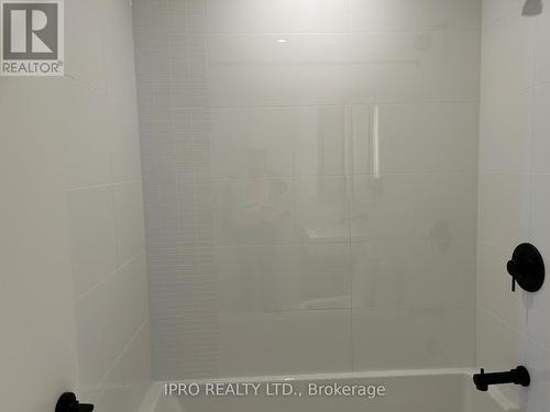 2311S - 127 Broadway Avenue, Toronto, ON - Indoor Photo Showing Bathroom