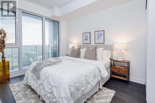 1718 - 2020 Bathurst Street, Toronto, ON - Indoor Photo Showing Bedroom