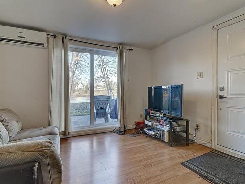 Logement - 32  - 32A Rue Labadie, Repentigny (Repentigny), QC - Indoor Photo Showing Living Room