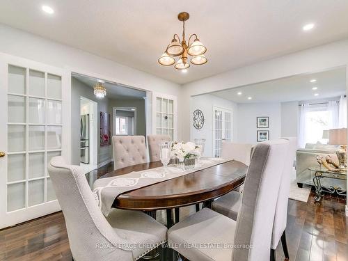 972 Winterton Way, Mississauga, ON - Indoor Photo Showing Dining Room