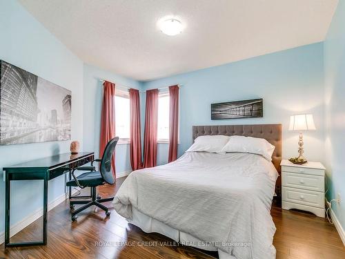 972 Winterton Way, Mississauga, ON - Indoor Photo Showing Bedroom