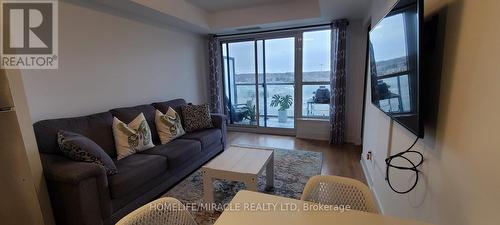 901 - 1255 Bayly Street, Pickering, ON - Indoor Photo Showing Living Room