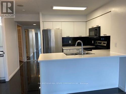 911 - 55 Harrison Garden Boulevard, Toronto, ON - Indoor Photo Showing Kitchen With Double Sink