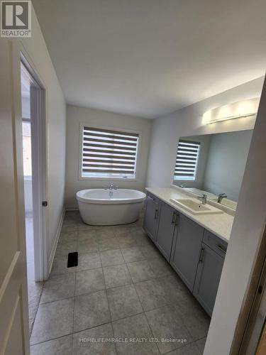 39 Dorian Drive, Whitby, ON - Indoor Photo Showing Bathroom