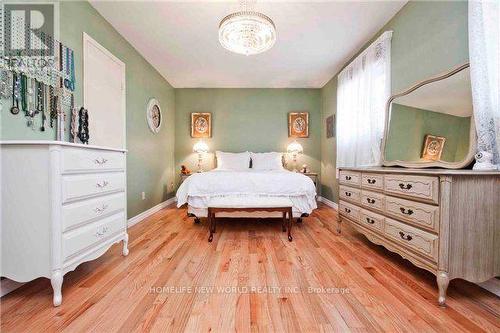 Upper - 40 Kennaley Avenue, Toronto, ON - Indoor Photo Showing Bedroom