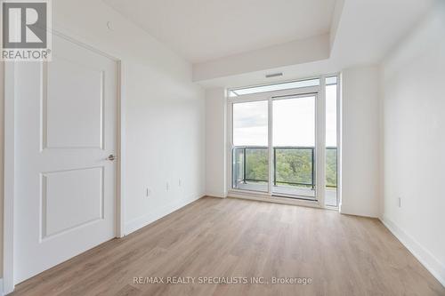 810 - 202 Burnhamthorpe Road E, Mississauga, ON - Indoor Photo Showing Other Room