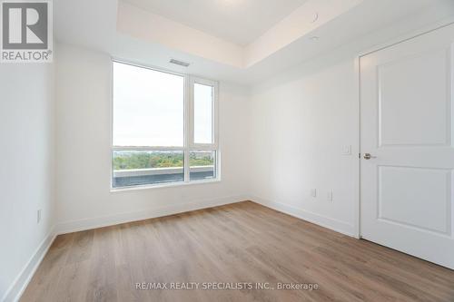 810 - 202 Burnhamthorpe Road E, Mississauga, ON - Indoor Photo Showing Other Room