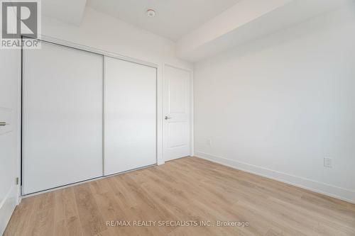 810 - 202 Burnhamthorpe Road E, Mississauga, ON - Indoor Photo Showing Other Room