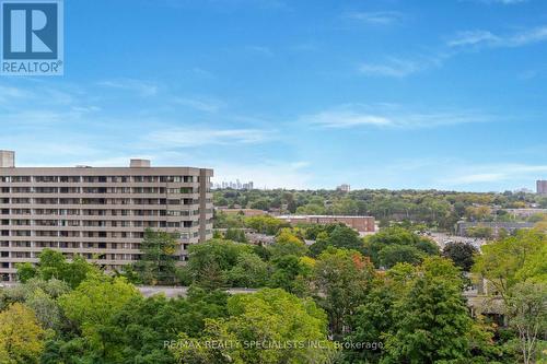 810 - 202 Burnhamthorpe Road E, Mississauga, ON - Outdoor With View