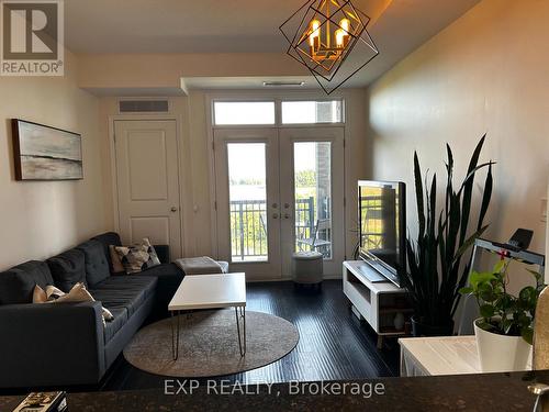 316 - 5327 Upper Middle Road, Burlington, ON - Indoor Photo Showing Living Room