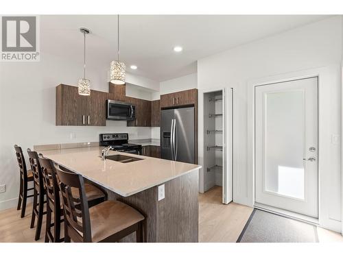 933 Mt Robson Place Place Unit# 11, Vernon, BC - Indoor Photo Showing Kitchen With Double Sink With Upgraded Kitchen