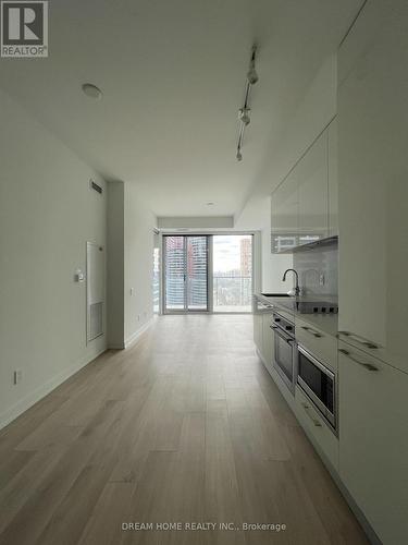 1810 - 3 Gloucester Street, Toronto, ON - Indoor