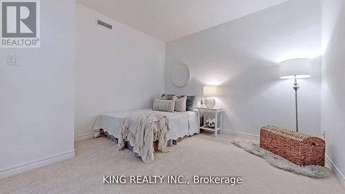 415 - 1 Falaise Road, Toronto, ON - Indoor Photo Showing Bedroom