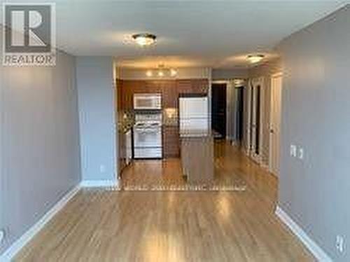 1951 - 25 Viking Lane, Toronto, ON - Indoor Photo Showing Kitchen