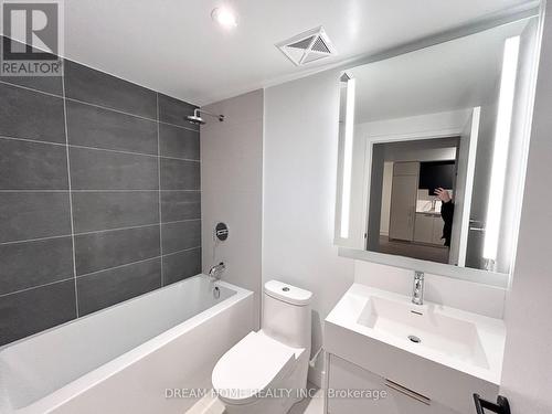 401 - 308 Jarvis Street, Toronto, ON - Indoor Photo Showing Bathroom