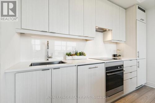 3408 - 36 Elm Drive, Mississauga, ON - Indoor Photo Showing Kitchen With Upgraded Kitchen